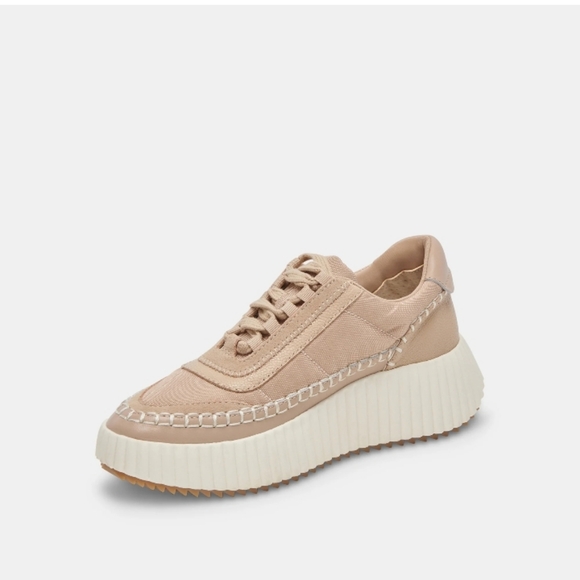 Dolce Vita Women's Dolen Nylon Patform Sneaker in Dune  NEW Size 9.5 - Picture 1 of 16